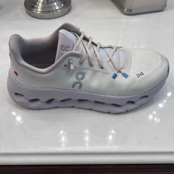 On Running White and Blue Athletic Shoes with Mesh Upper - Picture 4 of 4